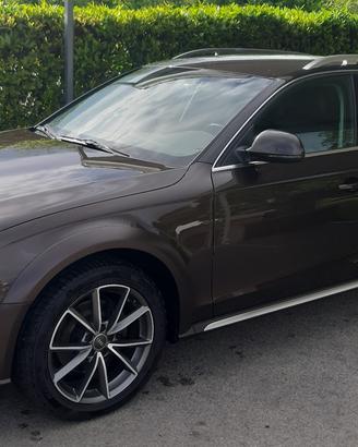 Audi a4 allroad 2011
