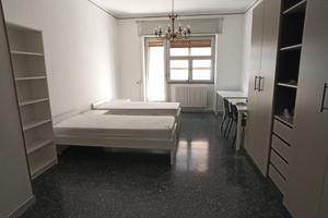 Posto letto a studentesse in ampia camera doppia