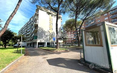 TRILOCALE CON AFFACCIO SUL VERDE E 2 POSTI AUTO