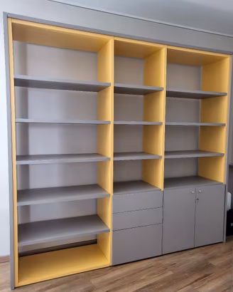 libreria pari al nuovo 