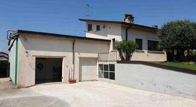 Immobile in asta di 401 m² con 4 locali e box auto