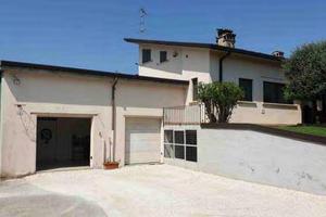 Immobile in asta di 401 m² con 4 locali e box auto