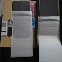 pellicole 2  di vetro iphone 14 e 15  pro 