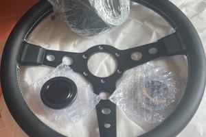 Volante innpelle con mozzo