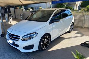 Mercedes B 200 D Sport 2.2 136CV