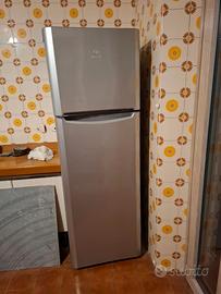 Frigorifero INDESIT con congelatore
