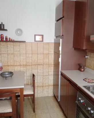 Cucina con mobili componibili usata pochissimo