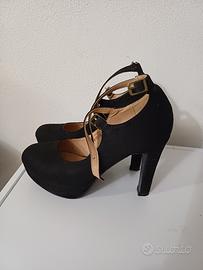 scarpa in pelle scamosciata nera 