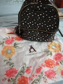 Borsa zainetto a tracolla e sciarpa abbinata