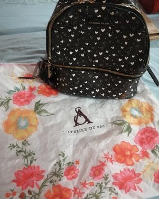 Borsa zainetto a tracolla e sciarpa abbinata