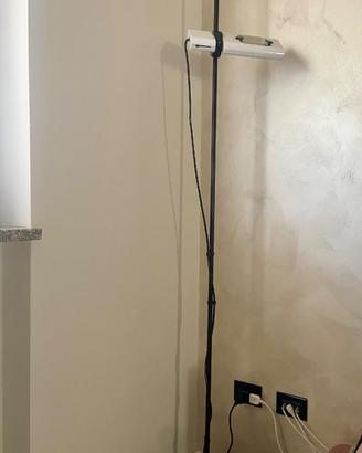 Lampada da terra Aton di Artemide