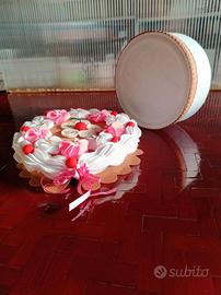 Biscottiera/ porta dolci torta  con meringhe