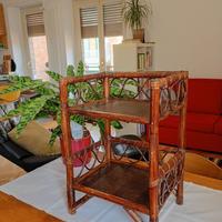 Mobiletto portaoggetti in giunco e bambù