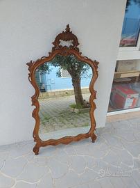 Specchio e cassettiera