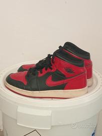 Jordan 1 mid