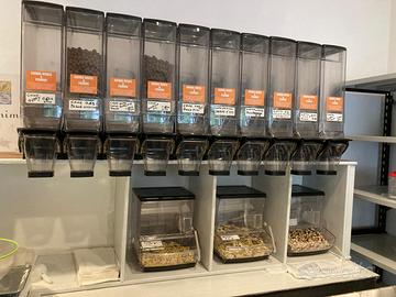 Dispenser per crocchette e biscotti