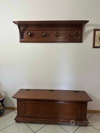 Appendiabiti e panca in legno