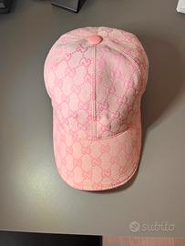 cappello fucci con ricami rosa