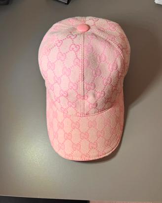 cappello fucci con ricami rosa