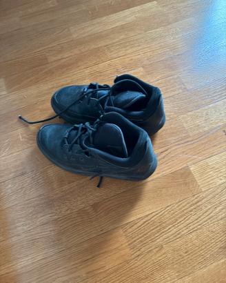 Scarpe Nike nere numero 40