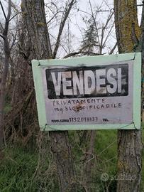 InsVendo 840 metri quadrati di terreno edificabile