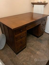 Scrivania vintage primi decenni 900 in legno