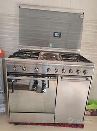 Cucina con piastra elettrica