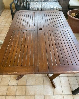 Tavolo in legno richiudibile
