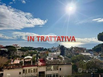 2 LOCALI A NAPOLI