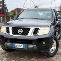 Nissan Navara 2.5 dCi 190CV 4 porte Double 4X4