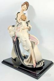 Statuina porcellana di Giuseppe Armani 'Maternità'