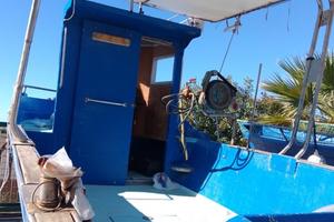 Barca da pesca SENZA LICENZA