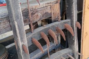 erpice in legno antico