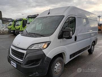 Peugeot Boxer 330