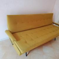 Divano letto giallo vintage