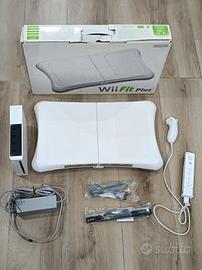 Nintendo Wii Bundle + Wii Balance Board + gioco