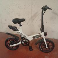 bicicletta elettrica con ruote piccole 