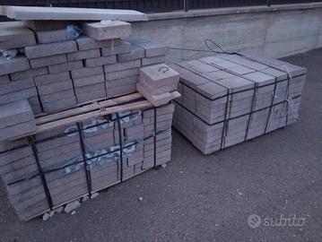 n 2 bancali di autobloccanti 