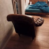 divano dormeuse in vera pelle anticata lavorazione