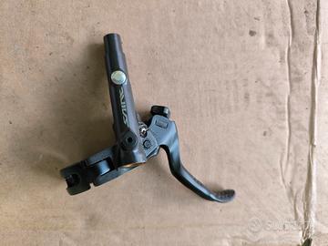 leve freno Shimano saint e Shimano zee