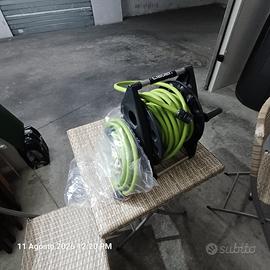 Avvolgitubo portatile con tubo da giardino