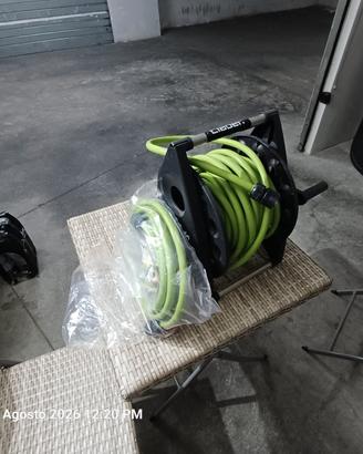 Avvolgitubo portatile con tubo da giardino