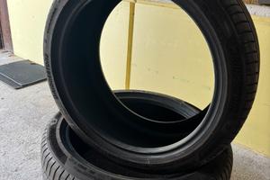 Bridgestone 245/40 R19