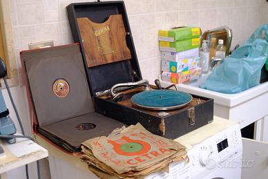 DOMINA GRAMMOFONO PORTATILE  FINE ANNI 20