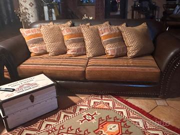 2 divani 3/4 posti con 1 letto grande