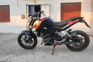 KTM Duke 125 2016-16000 km bollo revisione pagati 