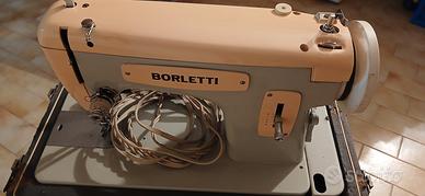Macchina  da cucire portatile Borletti vintage.