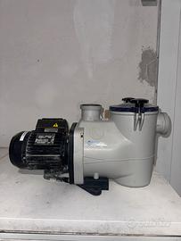 Pompa per piscina