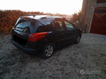 Pegeout 207sw 
