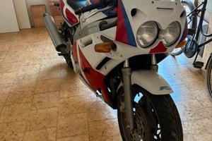 Yamaha FZR 600 1989